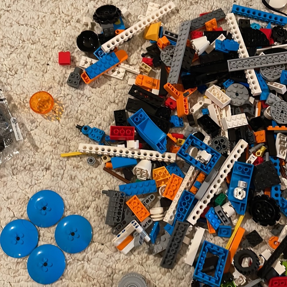 Lego BOOST  5in1 Build, Code, Play set. Barely played with. Most pieces included - Picture 8 of 15